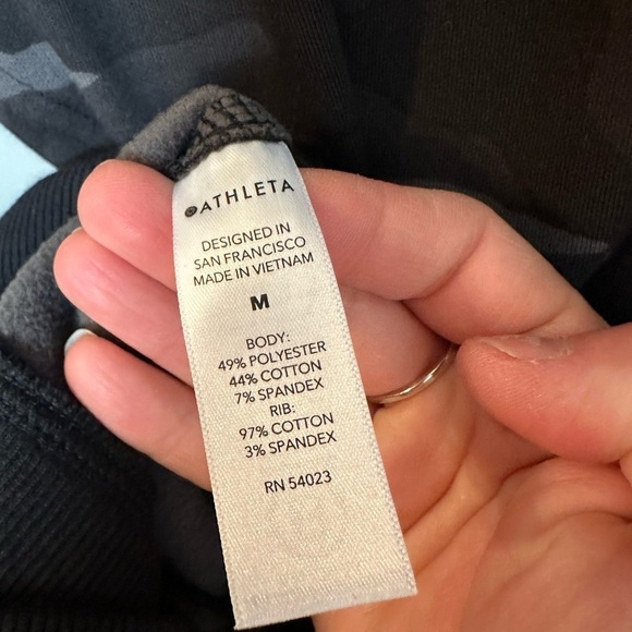 Athleta M Triumph Camo Printed Hoodie Black & Gray Hoodie Sweatshirt M - Picture 7 of 8